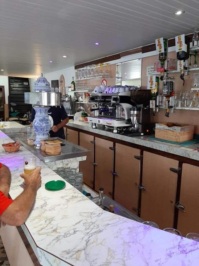 Le Commerce Pont-Sur-Yonne Eksteriør billede
