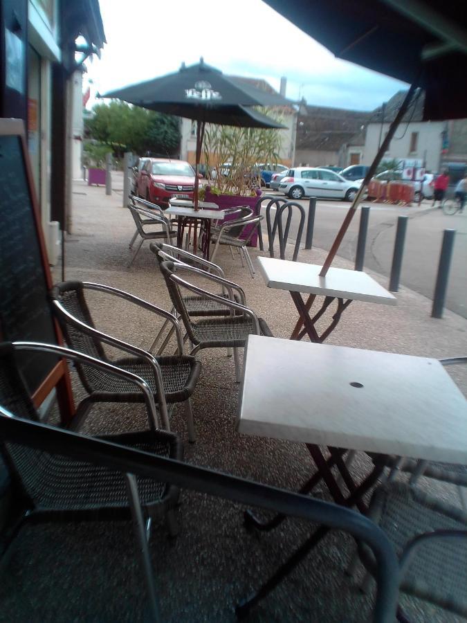 Le Commerce Pont-Sur-Yonne Eksteriør billede
